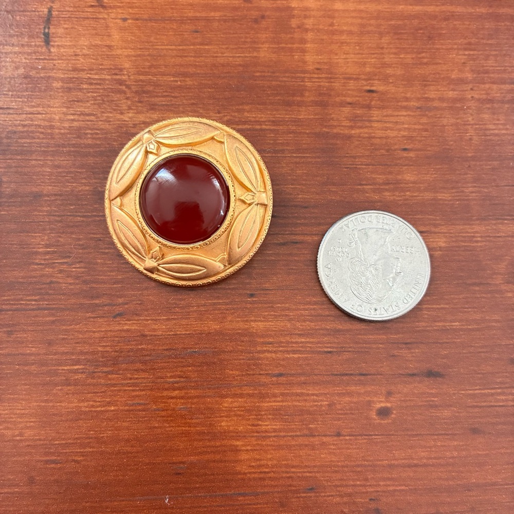 MONET Smithsonian Egyptian Revival Gold Tone Faux Carnelian Cabochon Brooch Pin - Picture 8 of 8